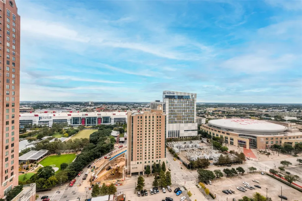 1111 Caroline Street #2611 Houston, TX 77010