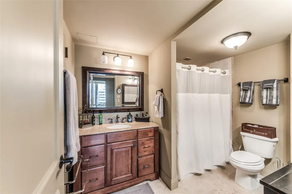 1111 Caroline Street #2611 Houston, TX 77010
