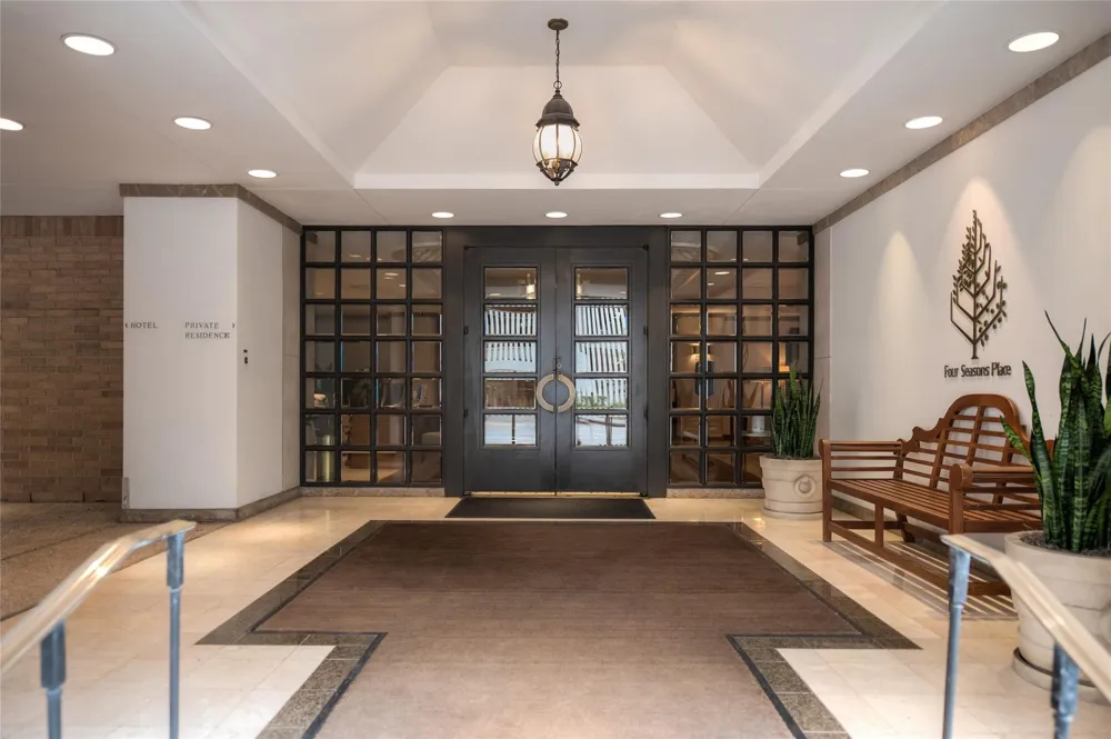 1111 Caroline Street #2611 Houston, TX 77010