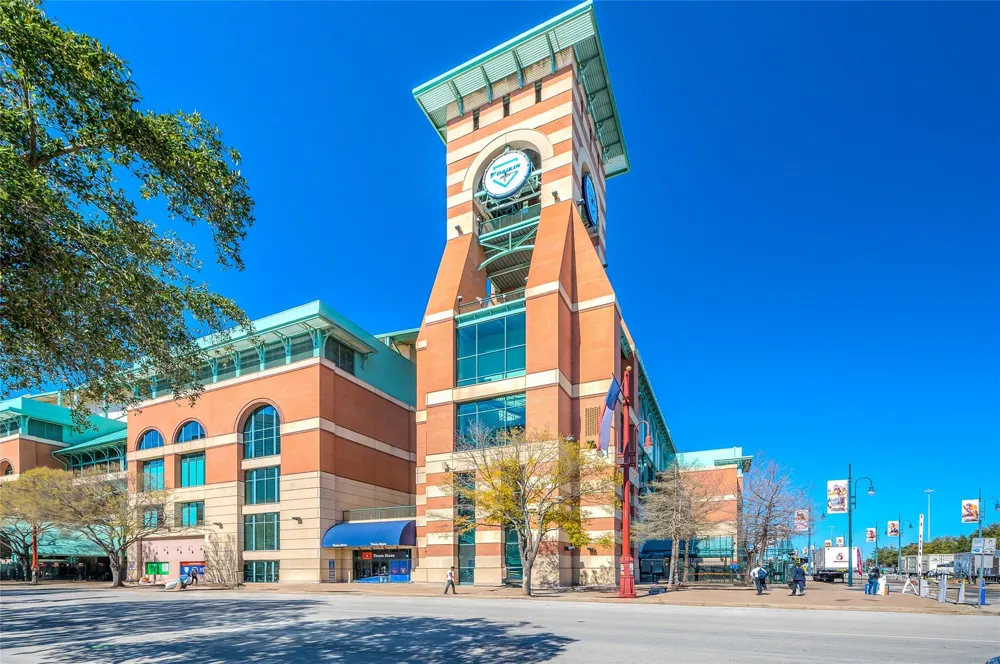 1111 Caroline Street #2611 Houston, TX 77010