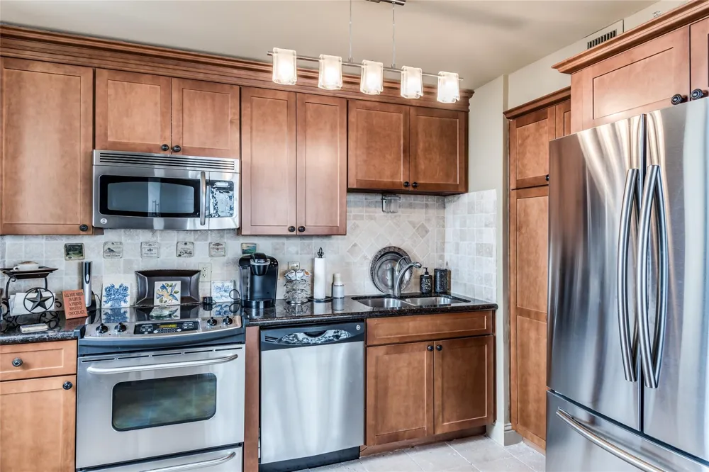 1111 Caroline Street #2611 Houston, TX 77010