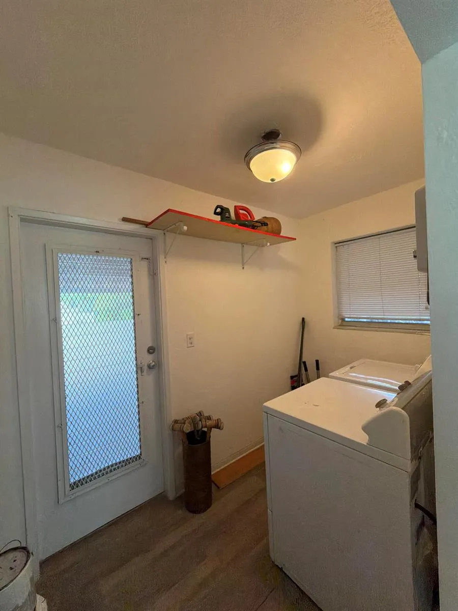 24 SW 12th Street Dania Beach, FL 33004