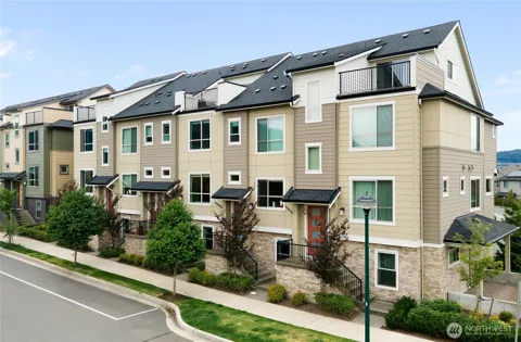 1429 8th Avenue NE #8