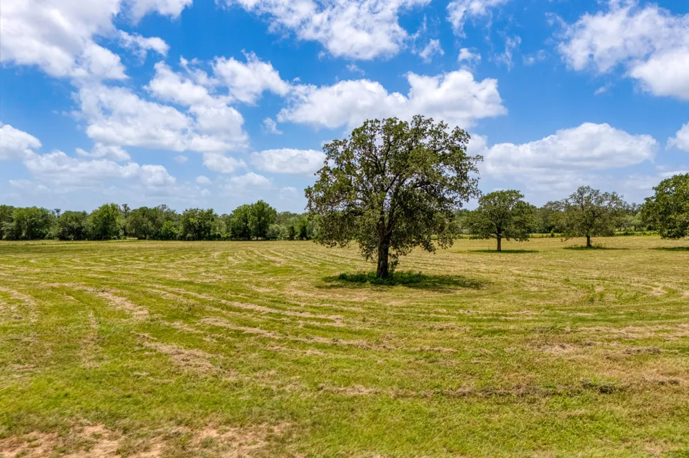 3291 Washburn Road Luling, TX 78648