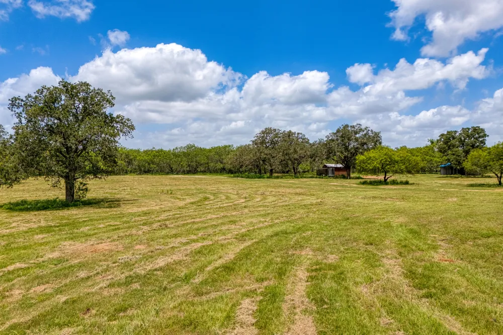 3291 Washburn Road Luling, TX 78648
