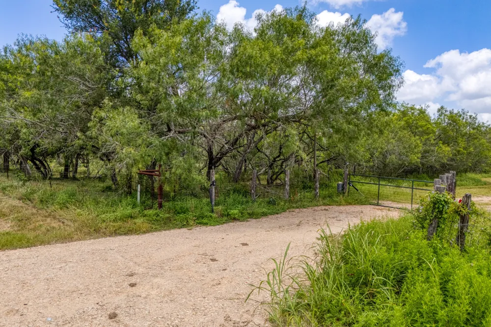 3291 Washburn Road Luling, TX 78648