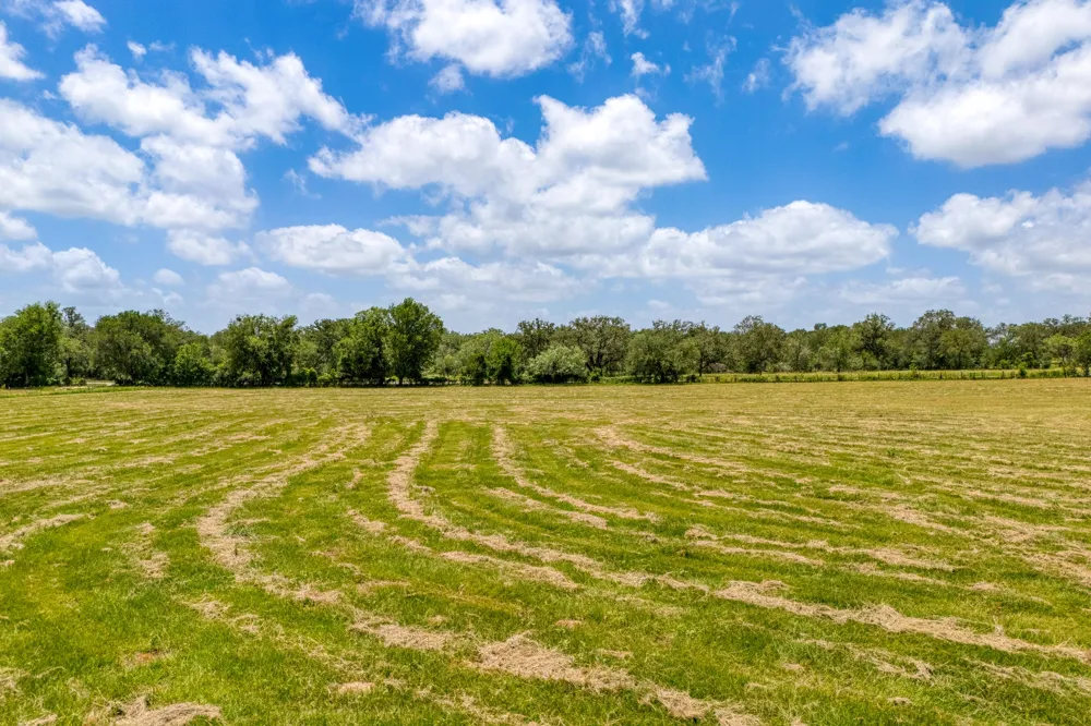 3291 Washburn Road Luling, TX 78648