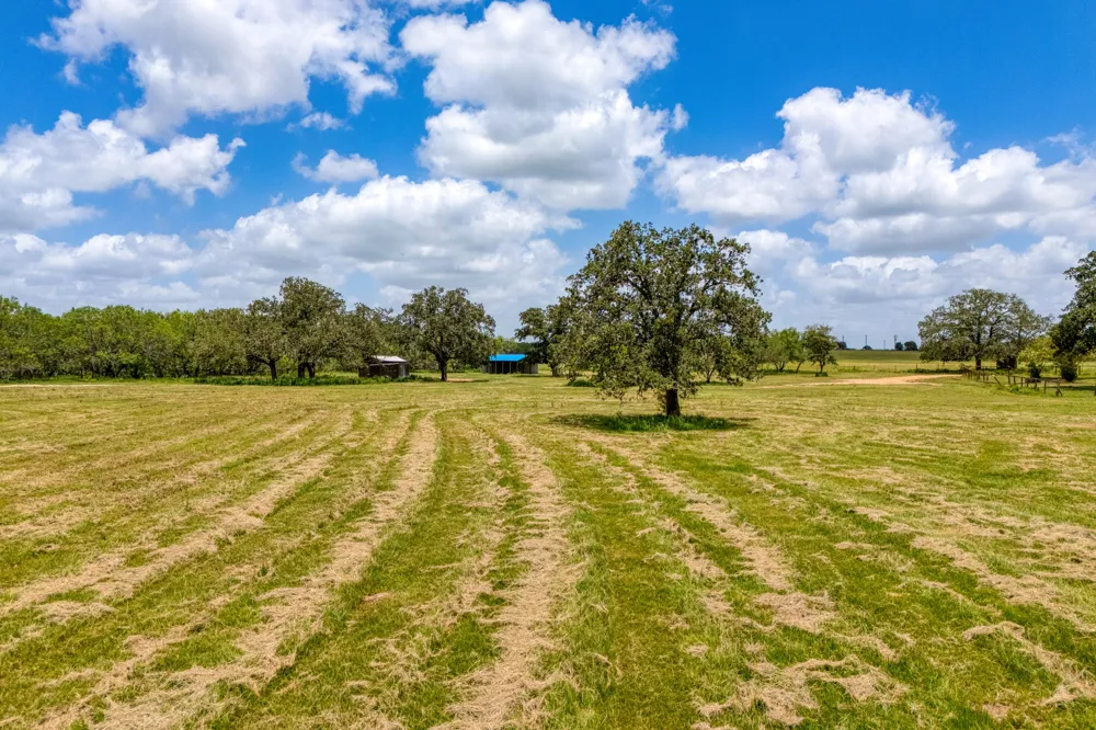 3291 Washburn Road Luling, TX 78648