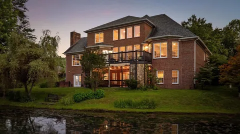 6 Ives Lake Road