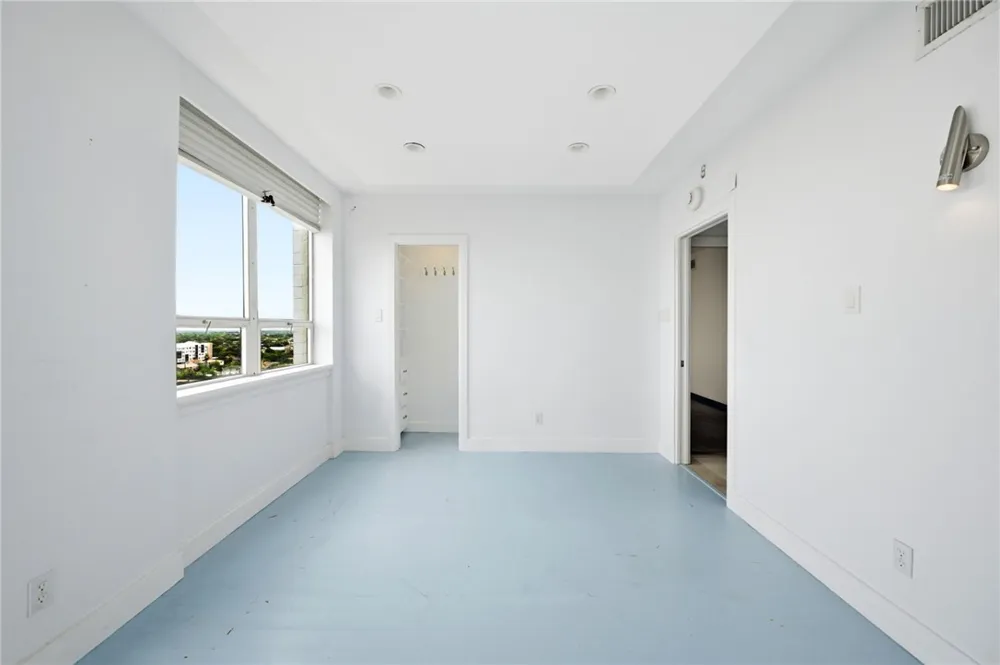 715 S Upper Broadway Street #1402-1403 Corpus Christi, TX 78401
