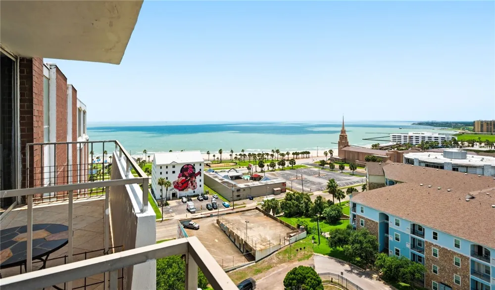 715 S Upper Broadway Street #1402-1403 Corpus Christi, TX 78401