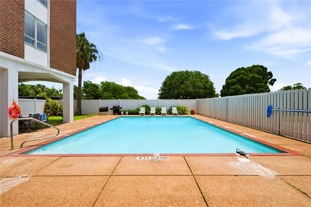 715 S Upper Broadway Street #1402-1403 Corpus Christi, TX 78401