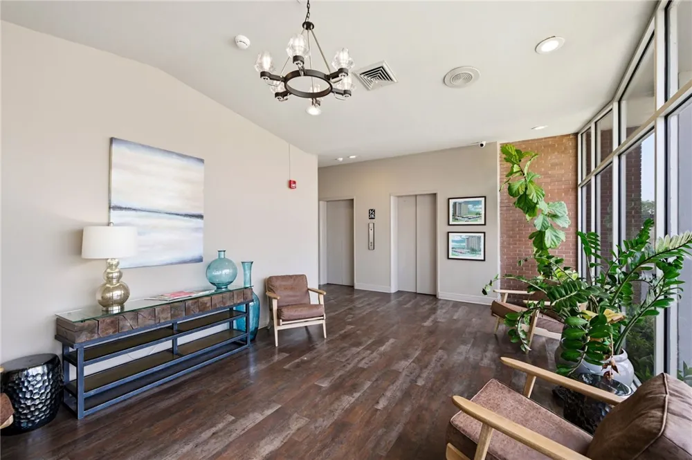 715 S Upper Broadway Street #1402-1403 Corpus Christi, TX 78401