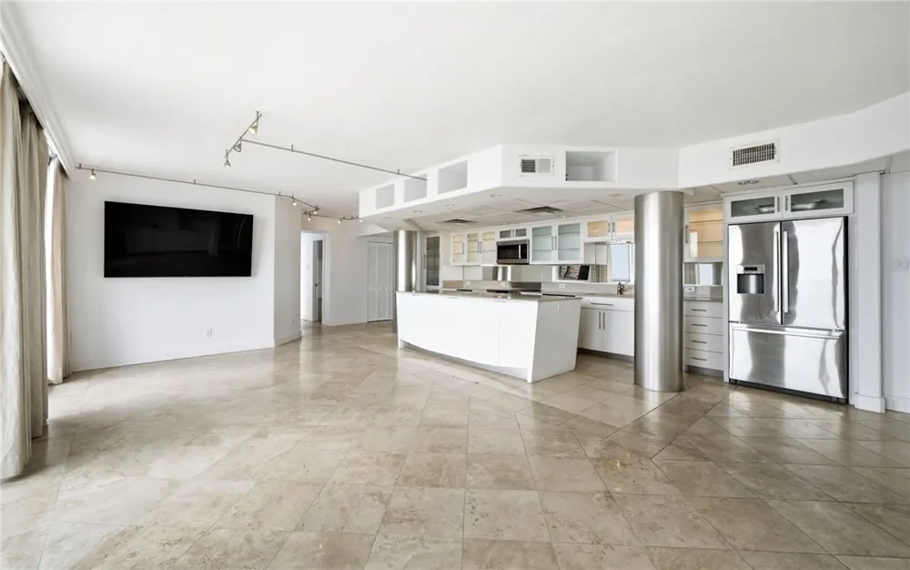 715 S Upper Broadway Street #1402-1403 Corpus Christi, TX 78401