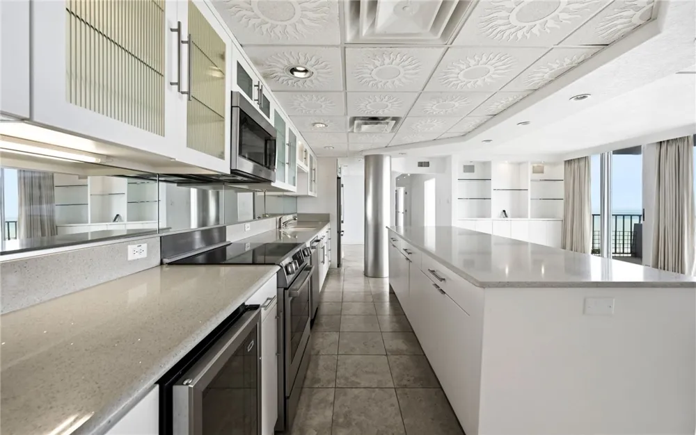 715 S Upper Broadway Street #1402-1403 Corpus Christi, TX 78401