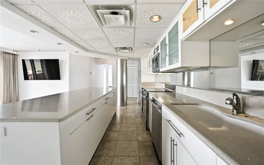 715 S Upper Broadway Street #1402-1403 Corpus Christi, TX 78401