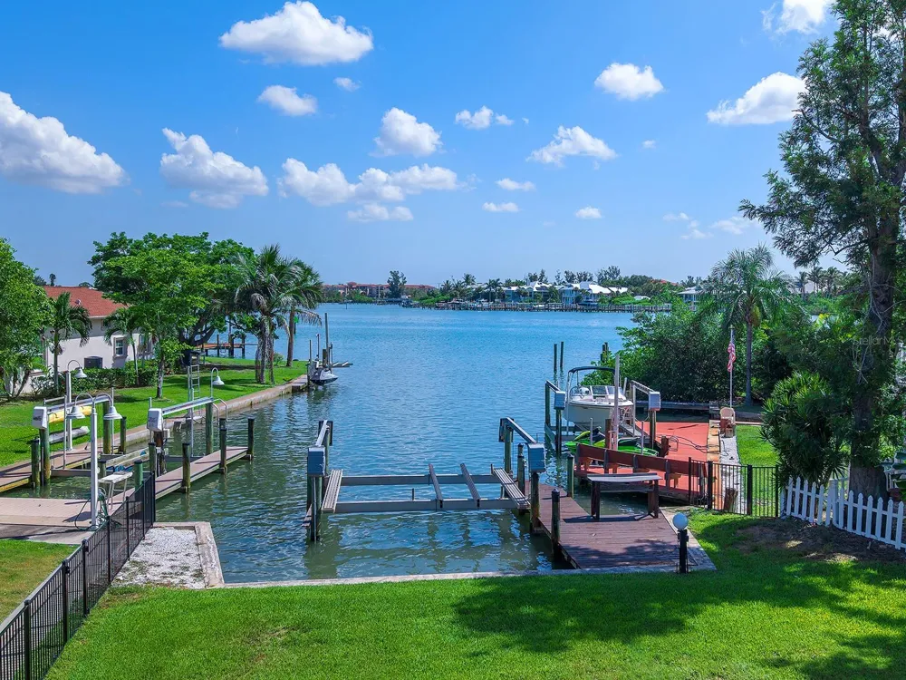 396 BAYSHORE DRIVE Venice, FL 34285