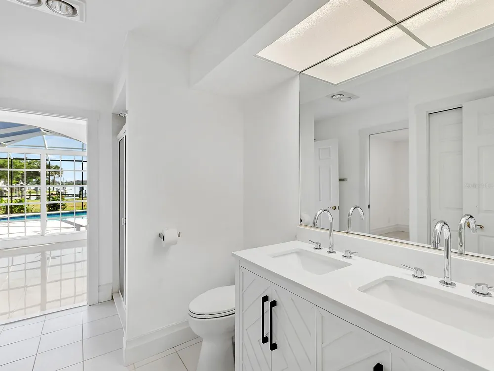 396 BAYSHORE DRIVE Venice, FL 34285