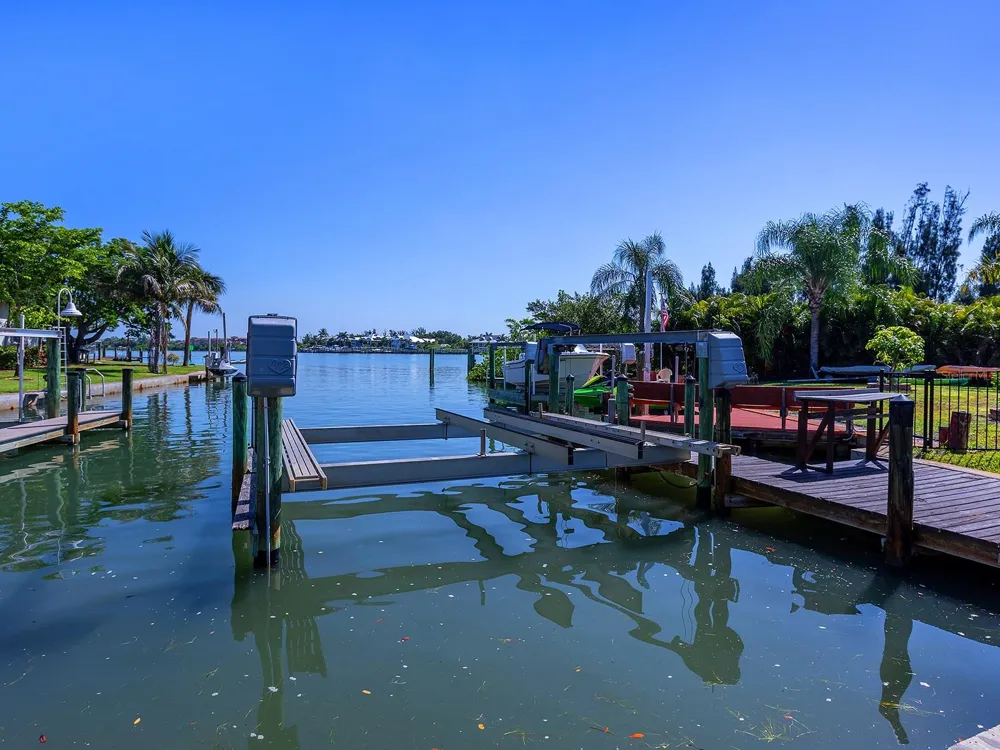 396 BAYSHORE DRIVE Venice, FL 34285