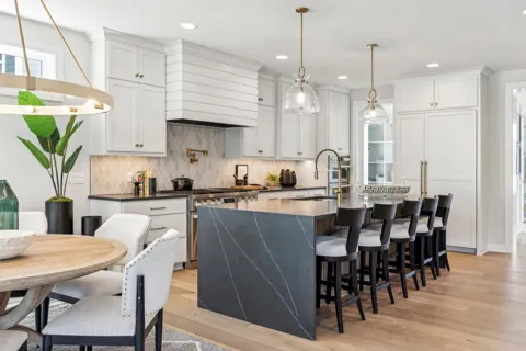 5851 Freeland Bay