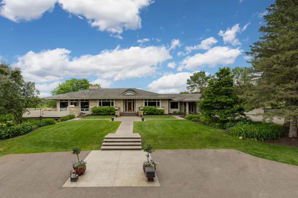 1492 Homestead Trail Medina, MN 55356