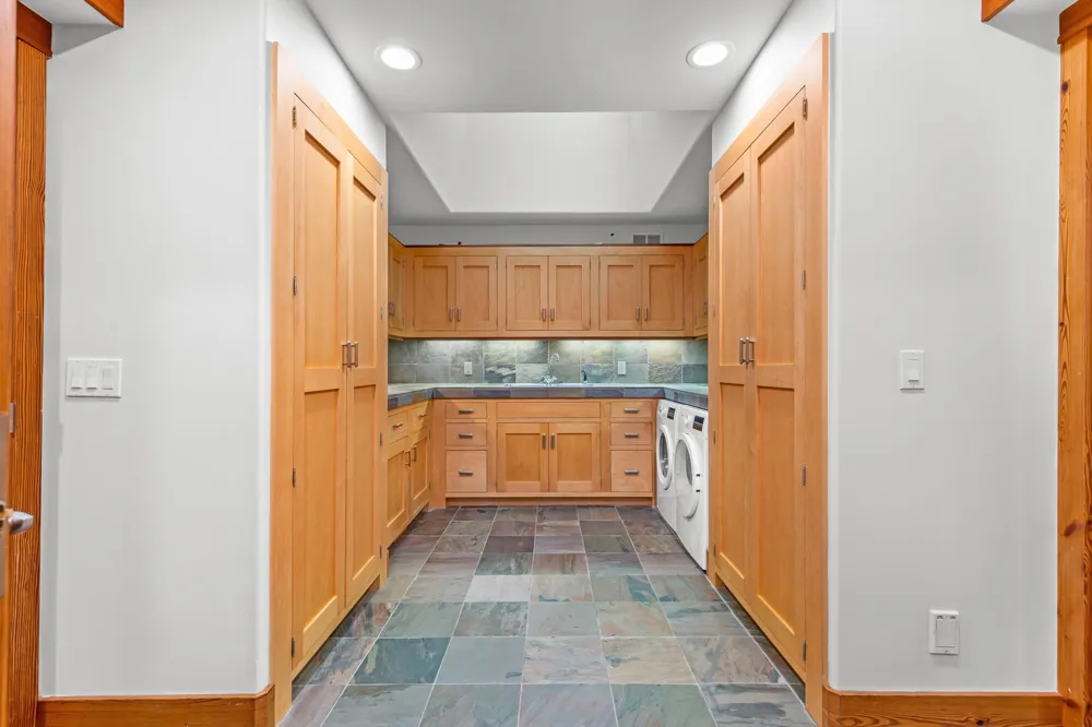 1492 Homestead Trail Medina, MN 55356