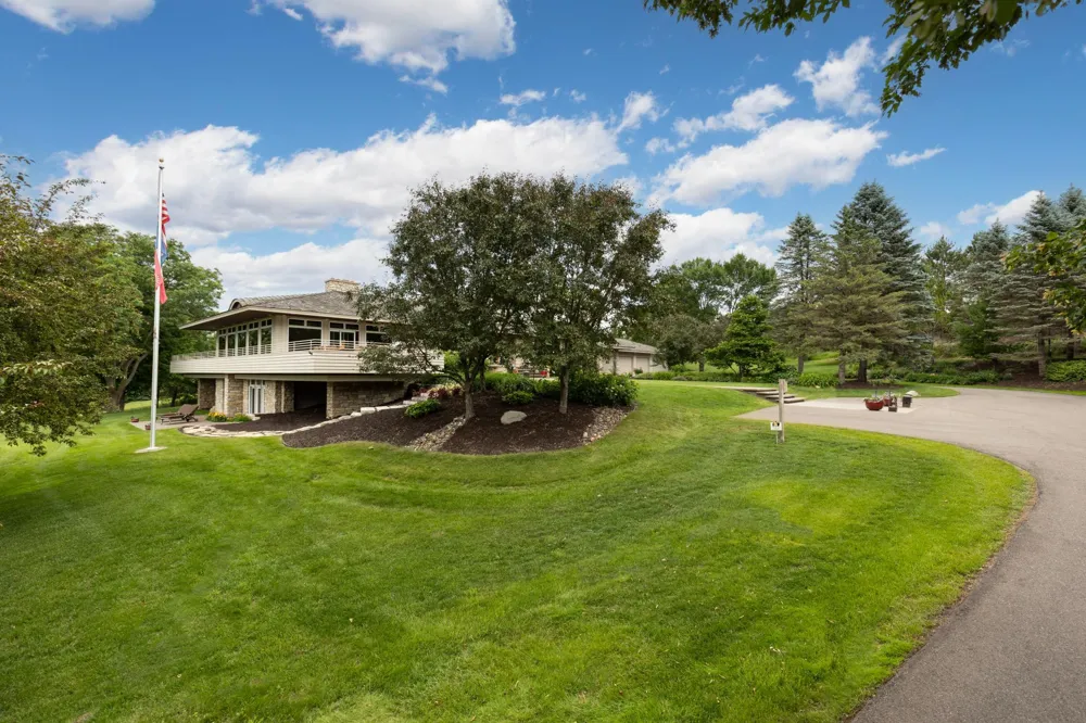 1492 Homestead Trail Medina, MN 55356