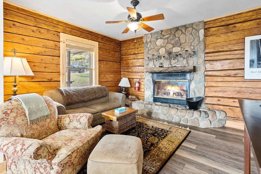 6076 Highway 61 Silver Bay, MN 55614