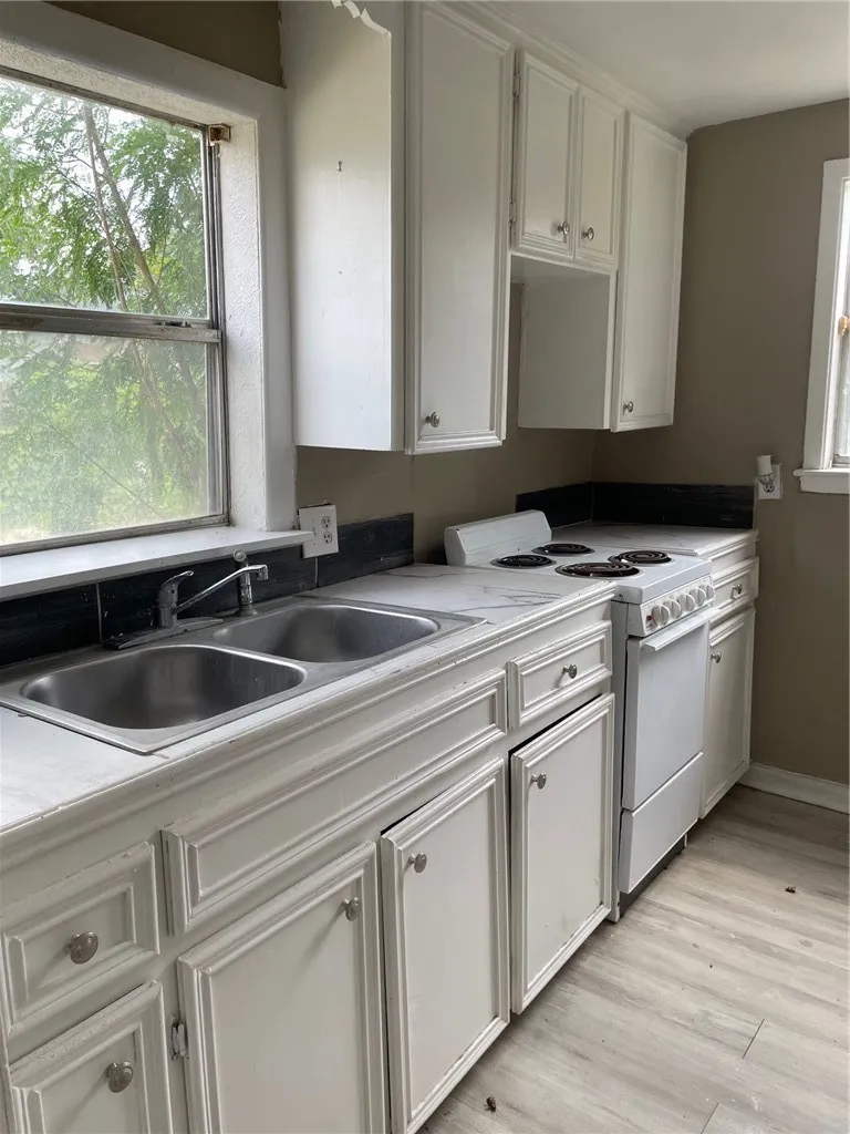 502 E Lott Avenue #U/L Kingsville, TX 78363