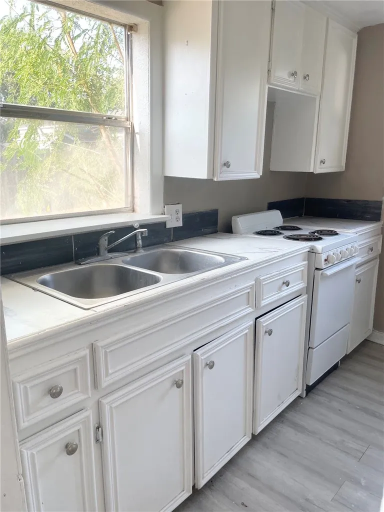 502 E Lott Avenue #U/L Kingsville, TX 78363