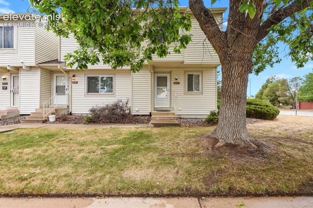 4290 S Mobile Circle #A Aurora, CO 80013