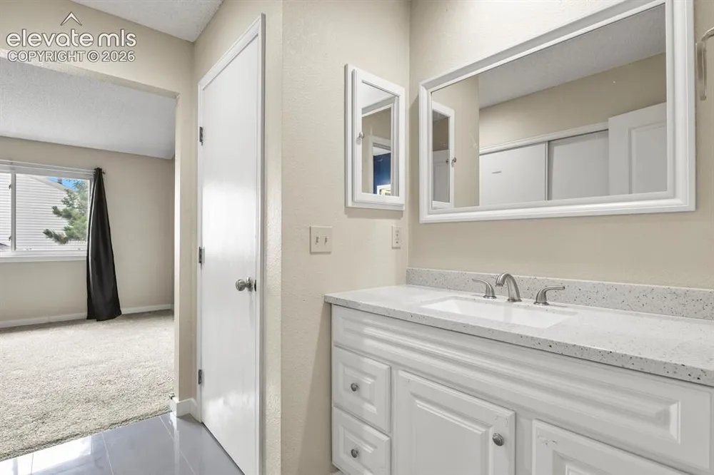 4290 S Mobile Circle #A Aurora, CO 80013