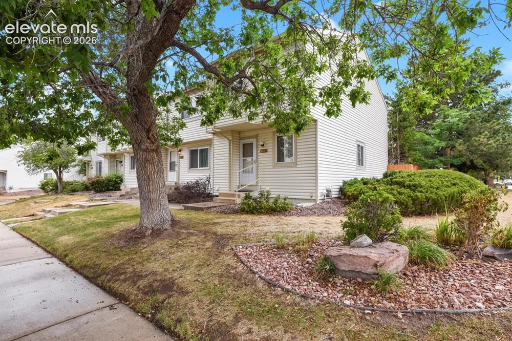 4290 S Mobile Circle #A Aurora, CO 80013