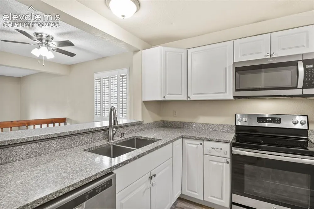 4290 S Mobile Circle #A Aurora, CO 80013