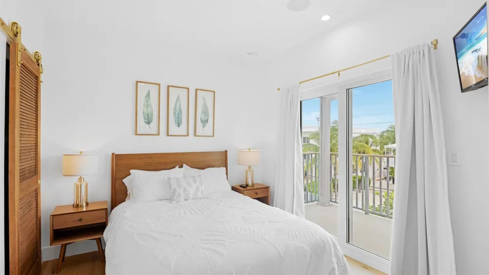 704 Grouper Lane Key Largo, FL 33037