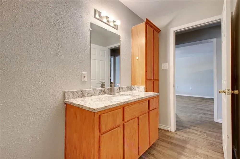 200 Hall Drive #B Elgin, TX 78621
