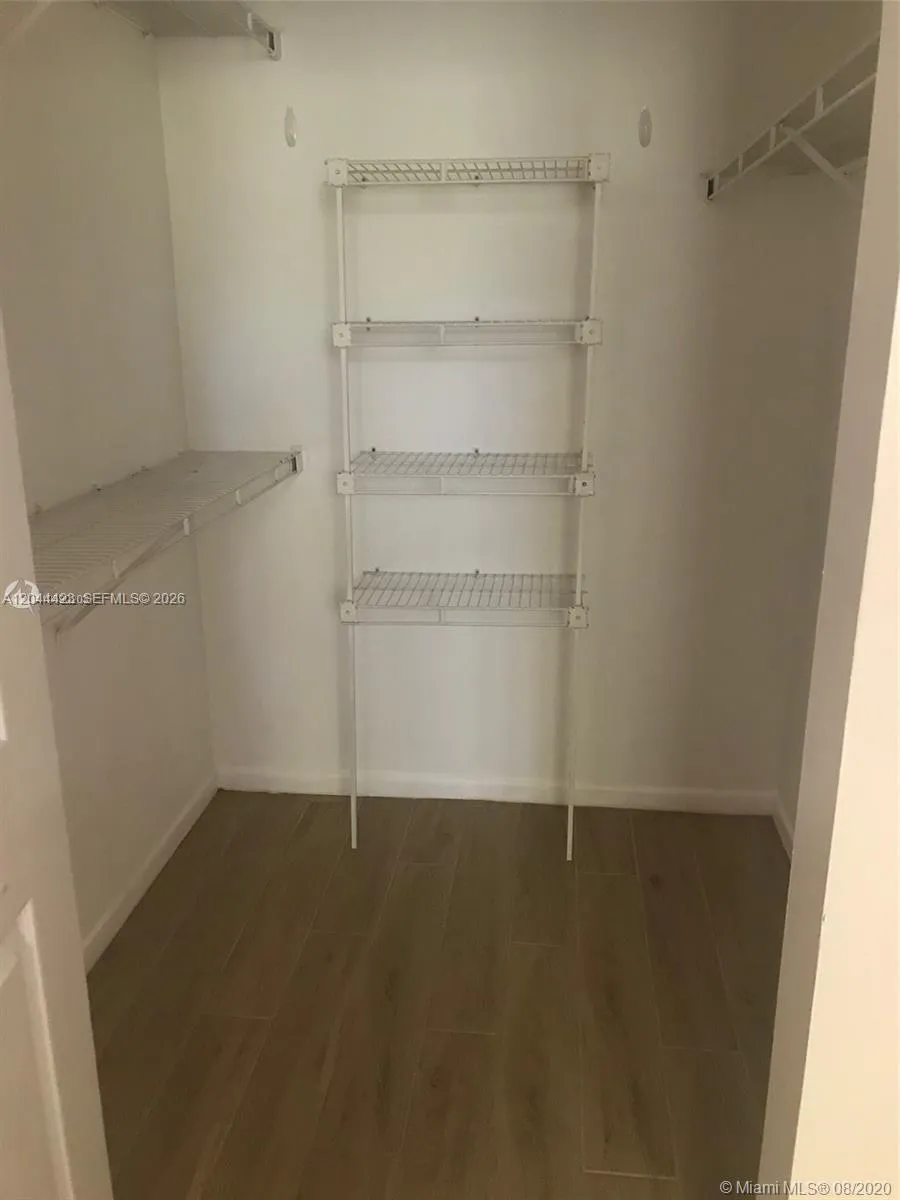 19501 E Country Club Dr #104 Aventura, FL 33180