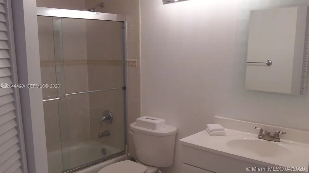 19501 E Country Club Dr #104 Aventura, FL 33180