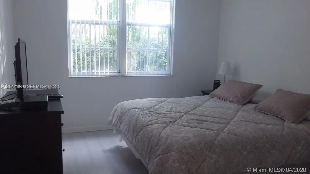 19501 E Country Club Dr #104 Aventura, FL 33180