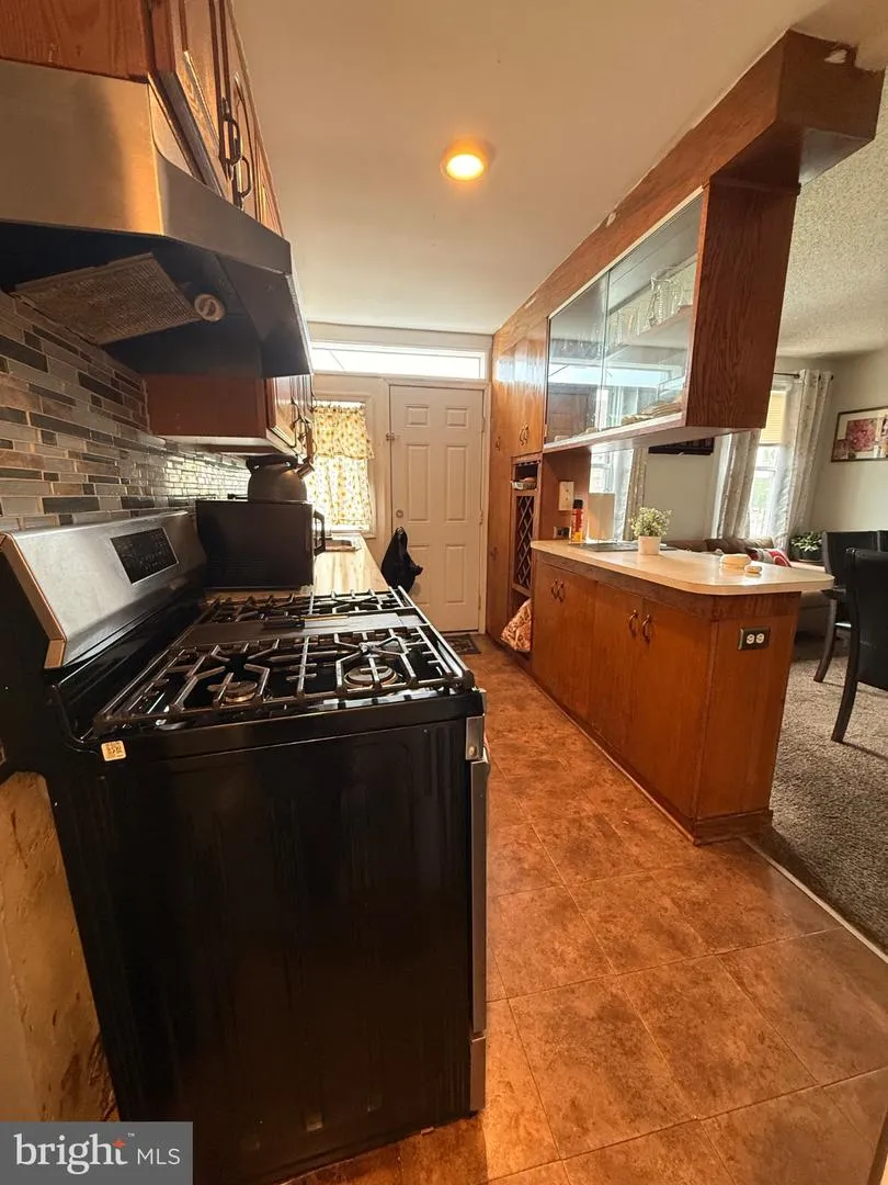 436 ROBBINS STREET Philadelphia, PA 19111