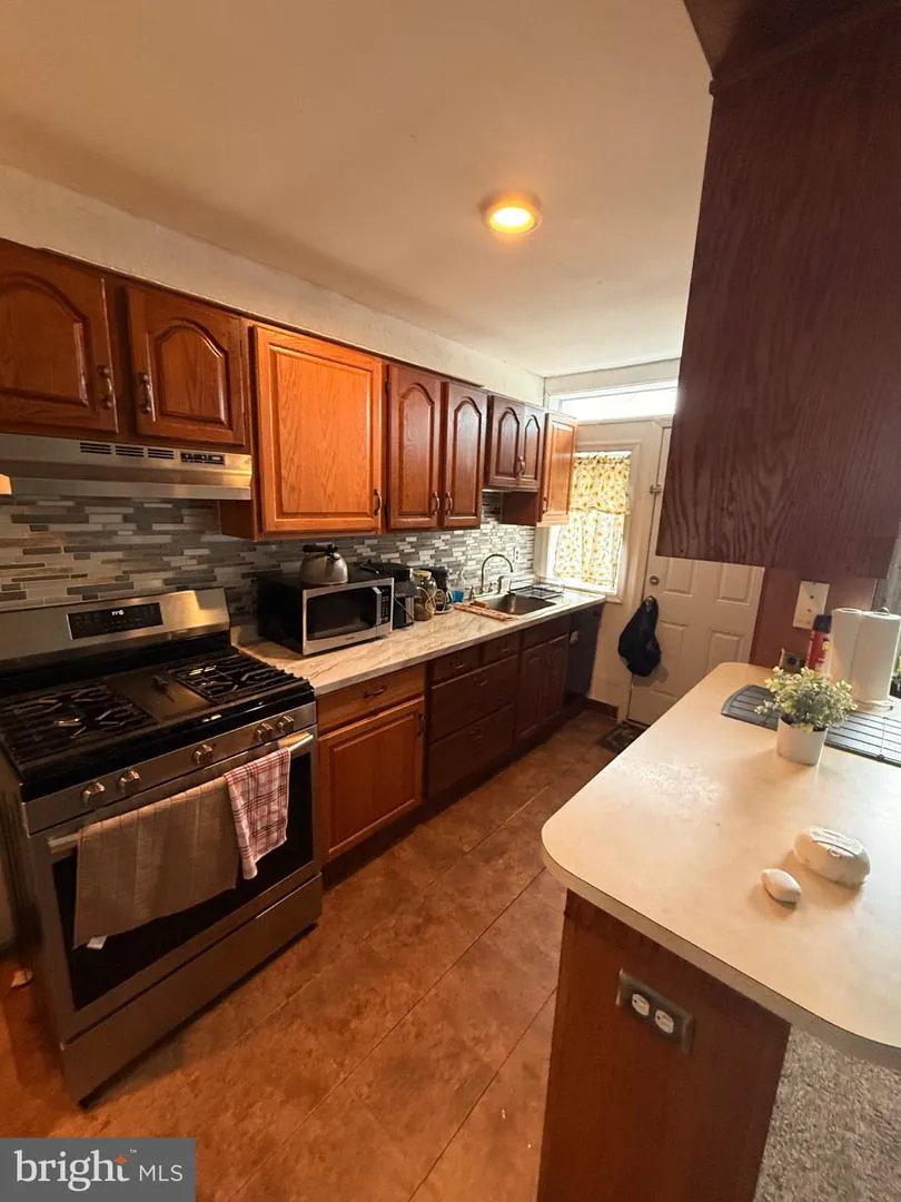436 ROBBINS STREET Philadelphia, PA 19111