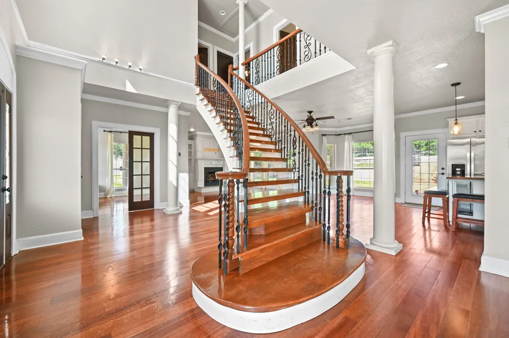 1175 Southern Way Luling, TX 78648