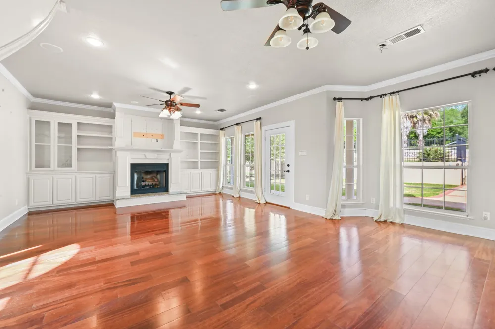 1175 Southern Way Luling, TX 78648