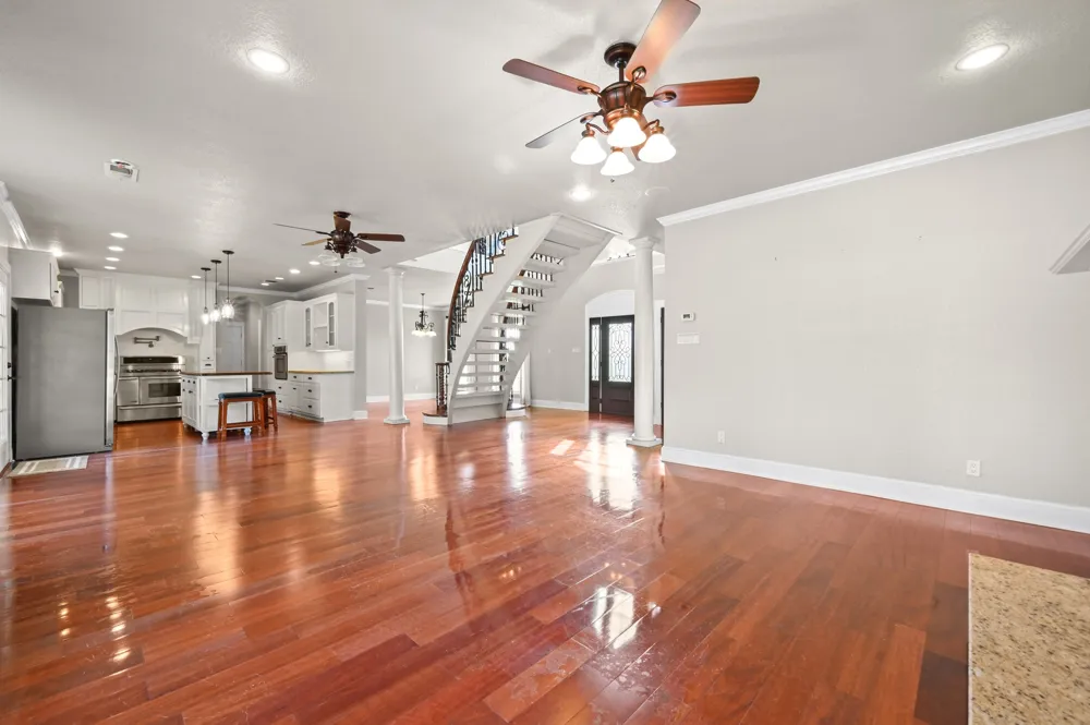 1175 Southern Way Luling, TX 78648