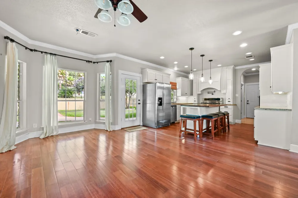 1175 Southern Way Luling, TX 78648