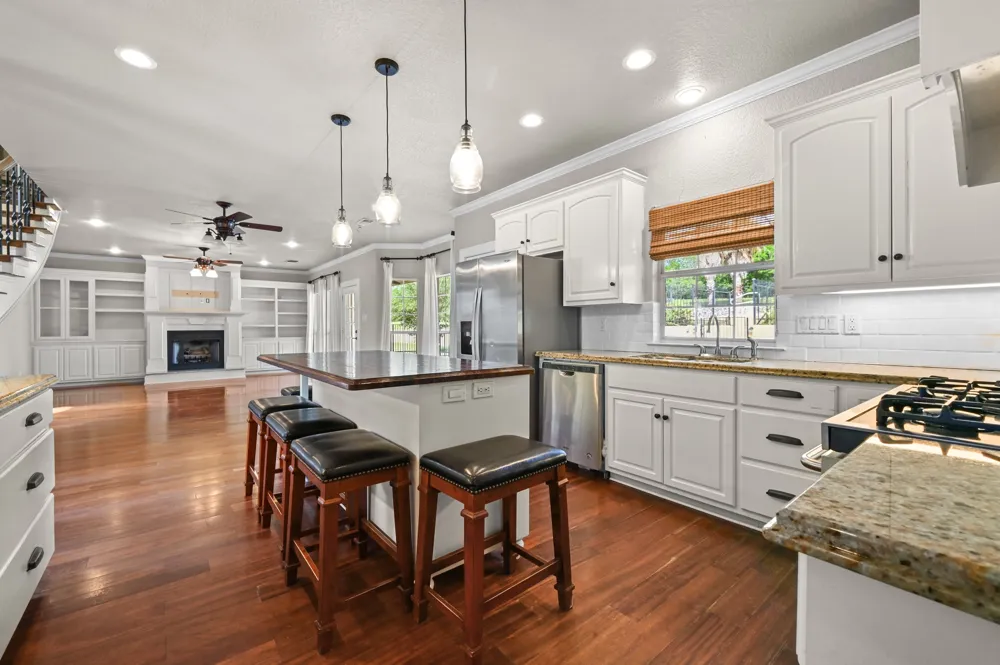 1175 Southern Way Luling, TX 78648