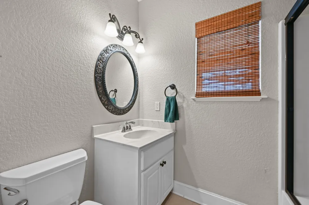 1175 Southern Way Luling, TX 78648