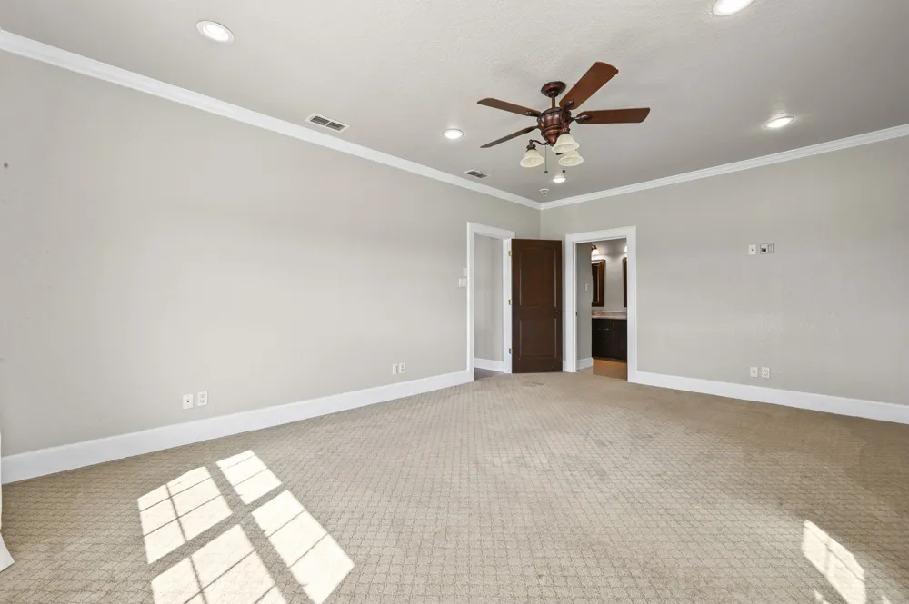 1175 Southern Way Luling, TX 78648