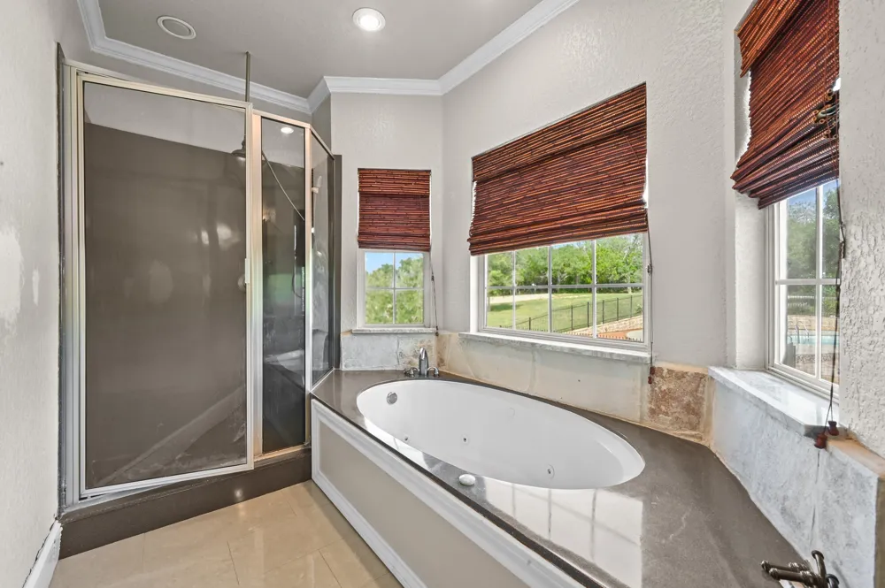1175 Southern Way Luling, TX 78648