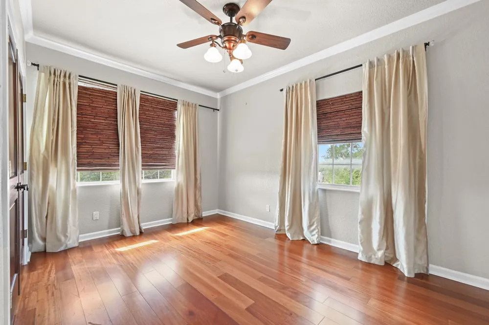1175 Southern Way Luling, TX 78648